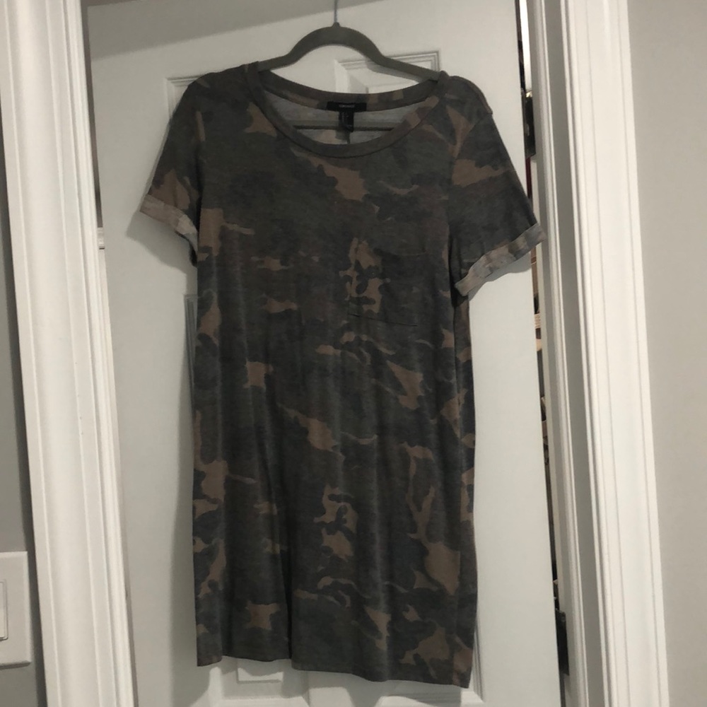 Cameo T-shirt dress